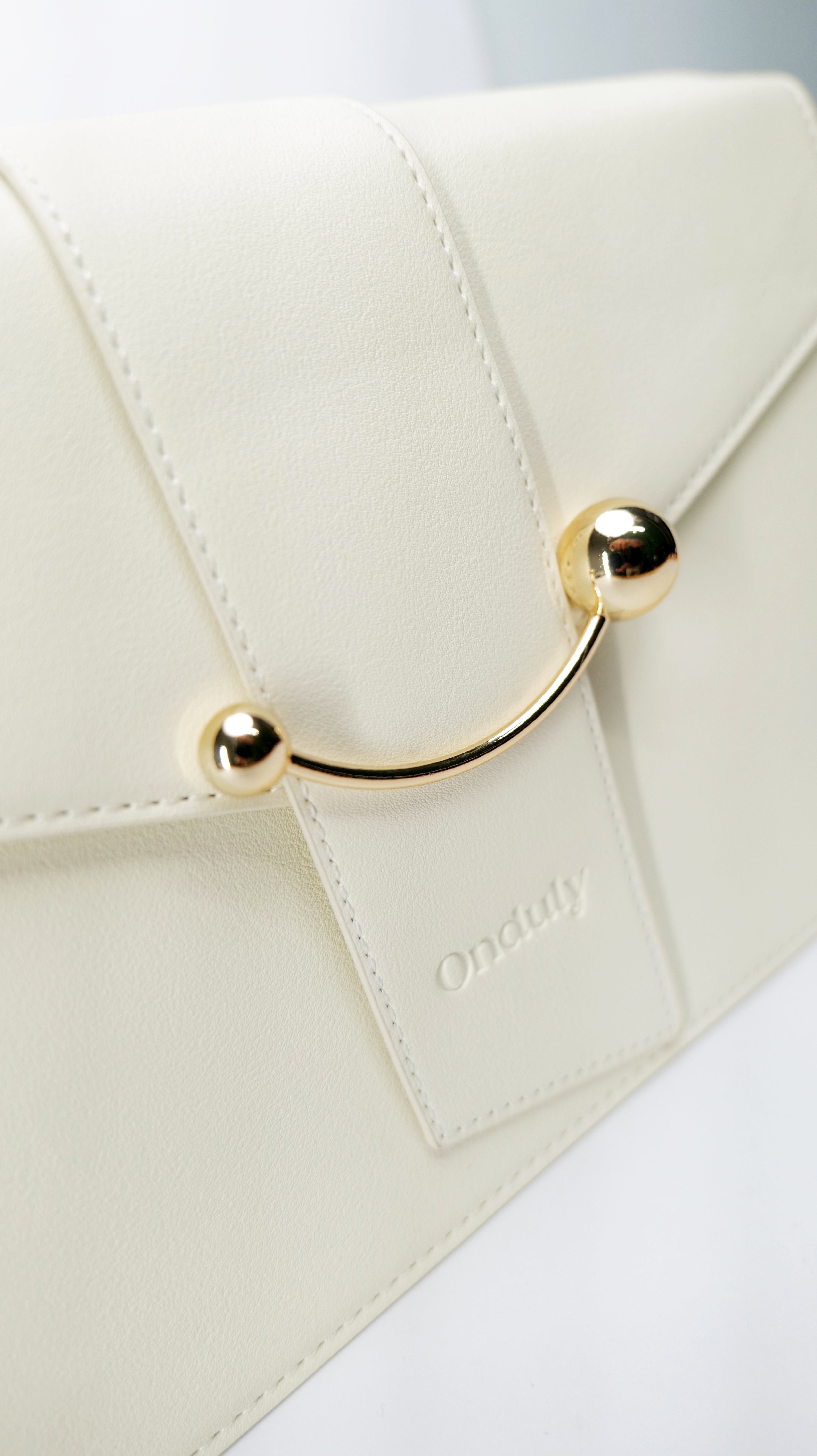 gid://shopify/MediaImage/26197621243974